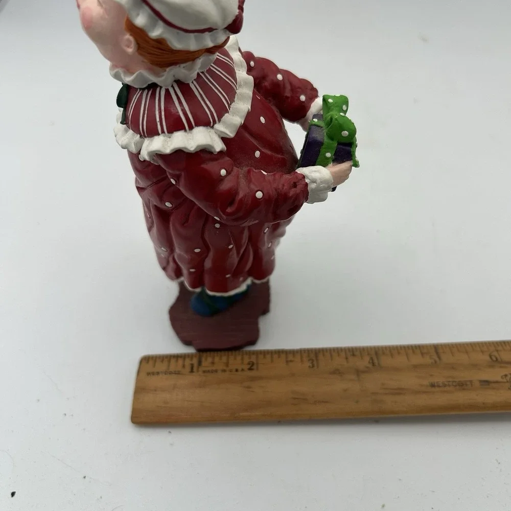 Department 56‎ Mama Figure All Through The House I Saw Mama Kissing Santa Claus